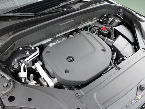 New 2025 Volvo XC90 B6 Plus w/ Protection Package Premier image 26