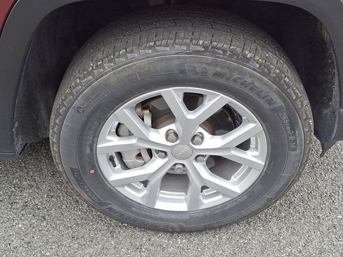 Used 2023 Jeep Grand Cherokee Limited w/ Trailer Tow Prep Group (B) image 9