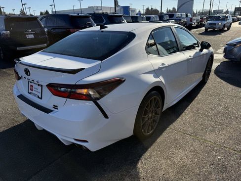 Certified 2024 Toyota Camry SE image 5