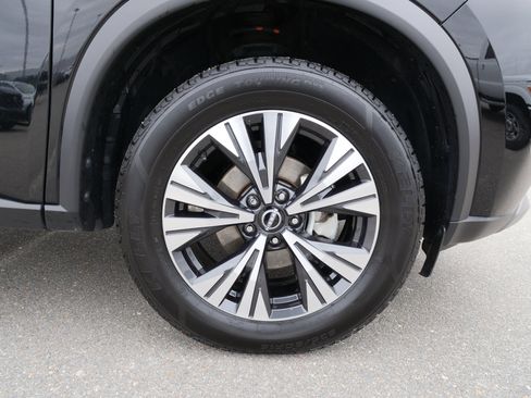 Used 2023 Nissan Rogue SV image 10