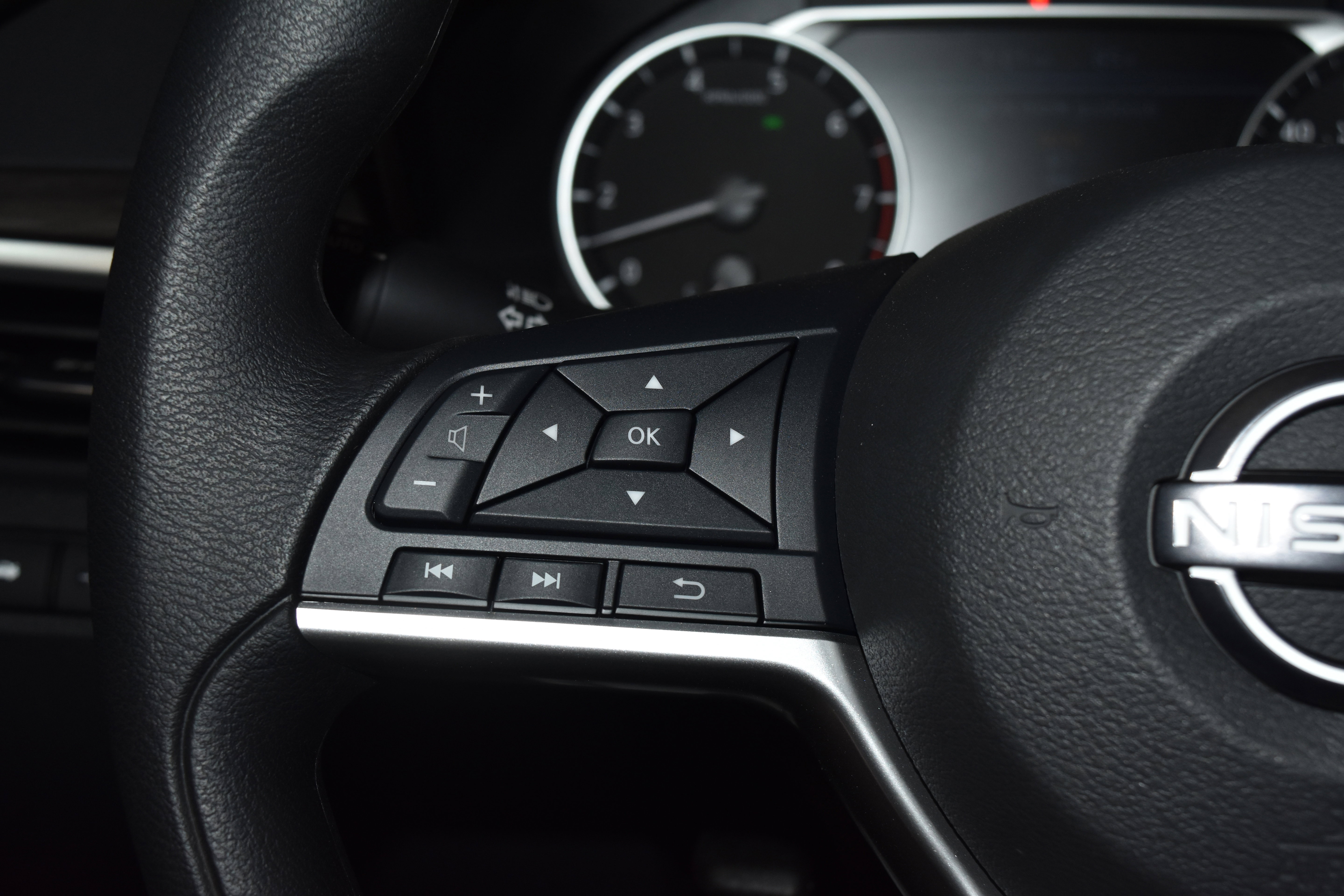 New 2026 Nissan Altima 2.5 SV FWD image 6