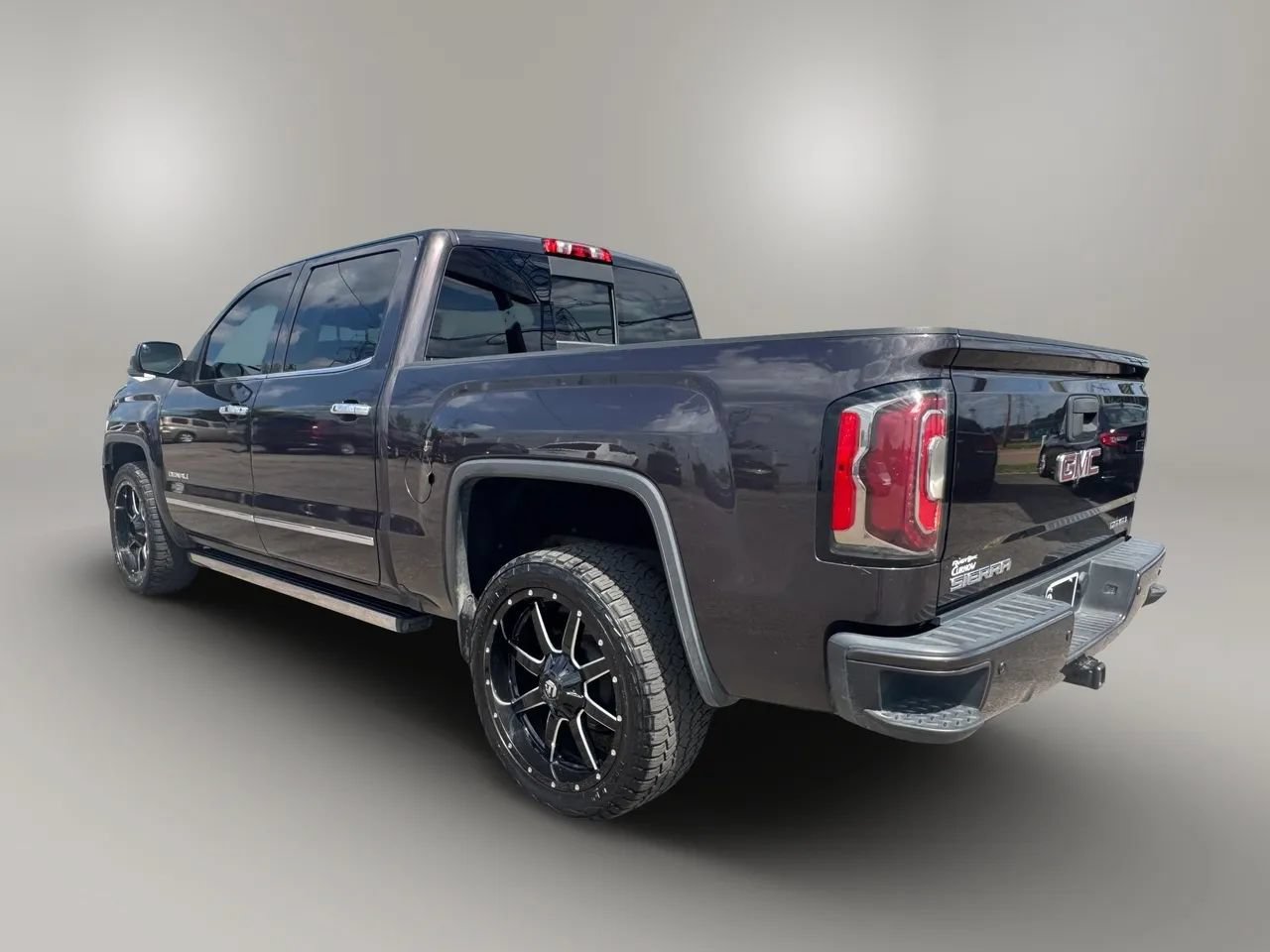 Used 2016 GMC Sierra 1500 Denali w/ Enhanced Driver Alert Package AWD/4WD image 13