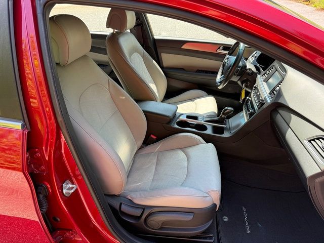 Used 2017 Hyundai Sonata Sport 2.0T FWD image 17