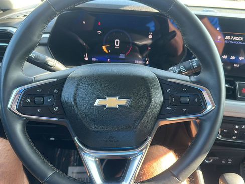 Used 2024 Chevrolet TrailBlazer LT w/ LT Cold Weather Package FWD image 11