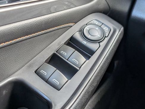 Used 2019 Chevrolet Traverse LT FWD image 19