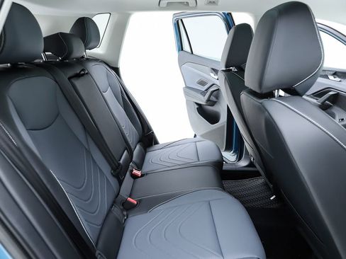 New 2026 Volkswagen Tiguan SE image 38