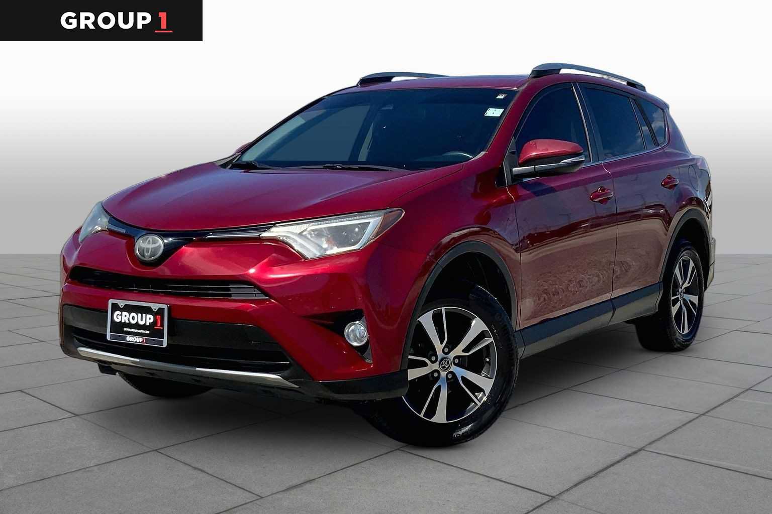 Used 2018 Toyota RAV4 XLE FWD image 1