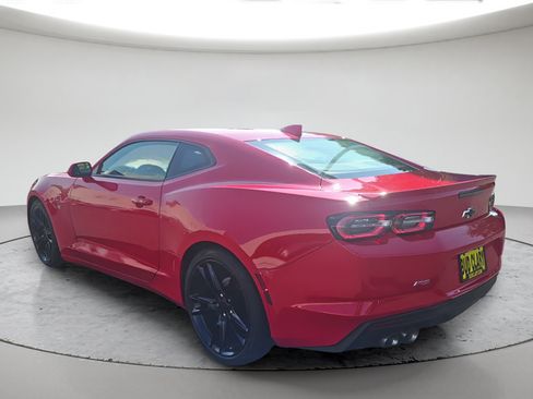 Used 2019 Chevrolet Camaro LT RWD image 7