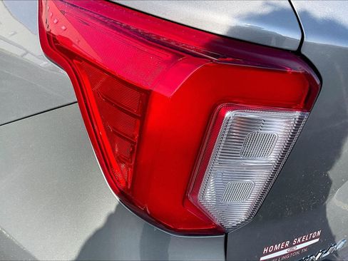 Used 2020 Ford Explorer Platinum w/ Premium Technology Package image 25