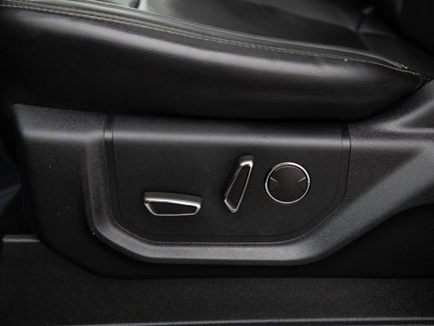 Used 2019 Ford F350 Lariat image 24