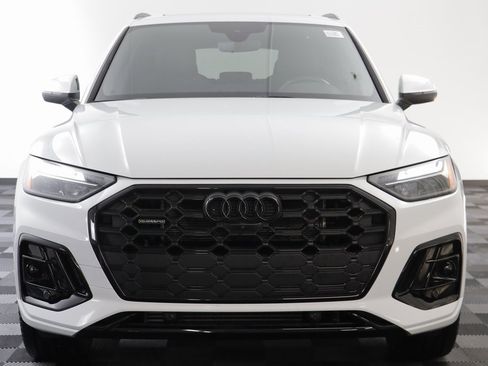 Used 2025 Audi Q5 e Premium Plus w/ Premium Plus Package image 23