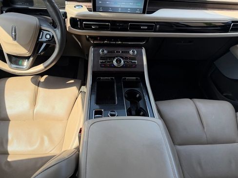 Used 2022 Lincoln Aviator Reserve w/ Equipment Group 201A AWD/4WD image 9