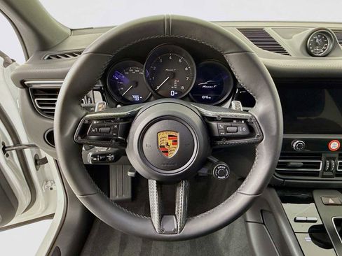 Certified 2025 Porsche Macan T image 15