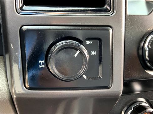 Certified 2020 Ford F150 XLT w/ Equipment Group 302A Luxury RWD image 30