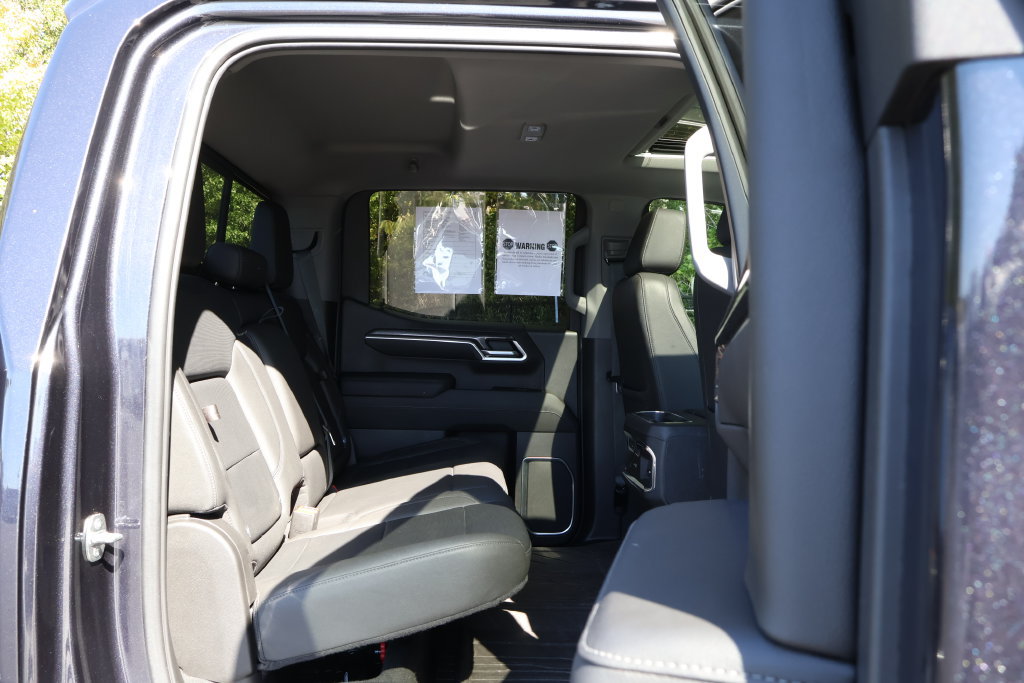 Used 2022 Chevrolet Silverado 1500 LTZ w/ LTZ Convenience Package II AWD/4WD image 51