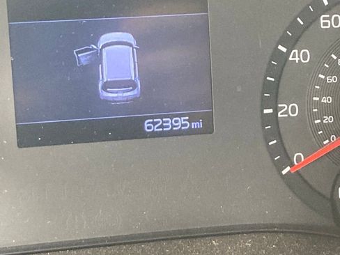 Used 2022 Kia Soul LX w/ Technology Package image 5