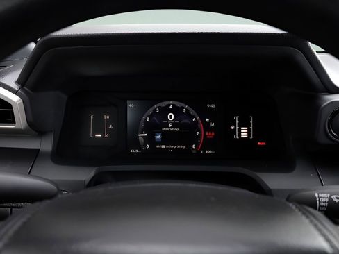 Certified 2025 Toyota Tacoma SR image 31