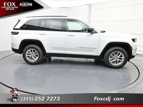 New 2025 Jeep Grand Cherokee Laredo X w/ Luxury Tech Group I image 12