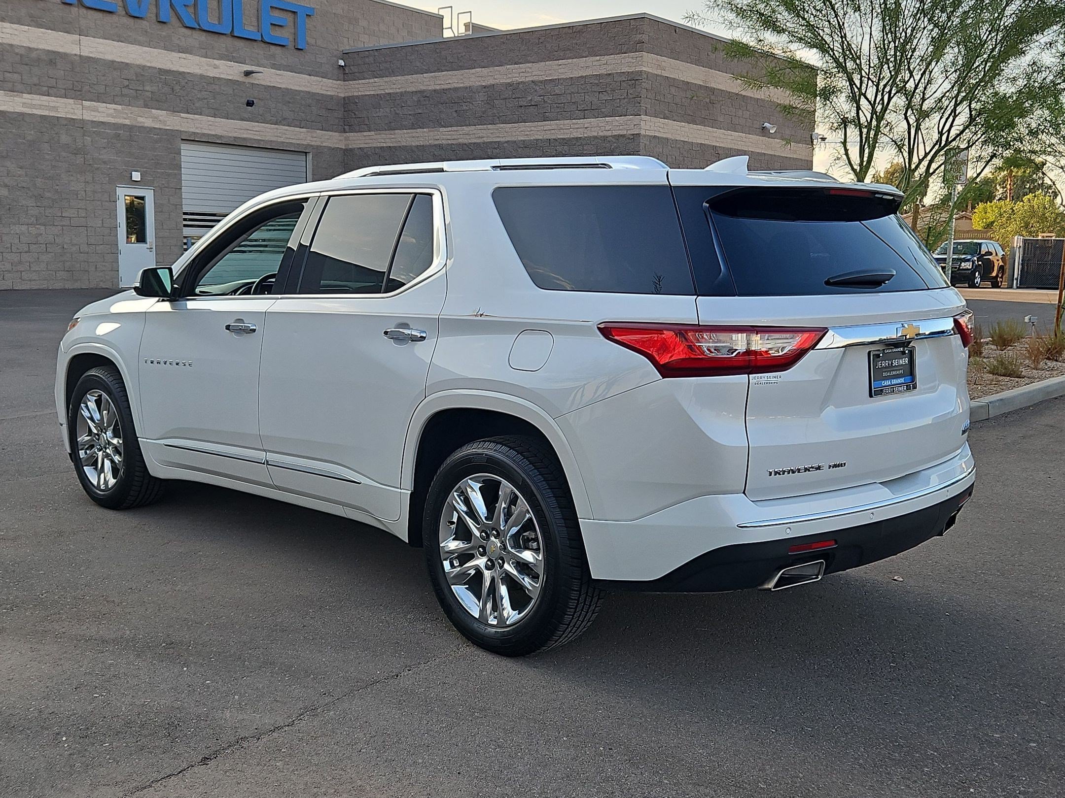 Used 2018 Chevrolet Traverse High Country AWD/4WD image 3