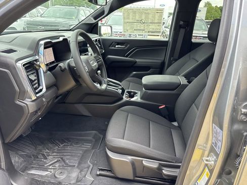 New 2025 GMC Canyon Elevation w/ Convenience Package image 13