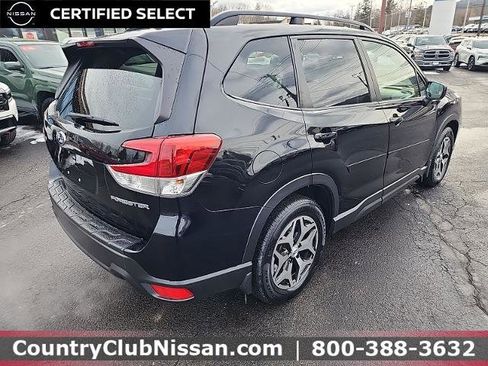 Used 2020 Subaru Forester Premium image 8