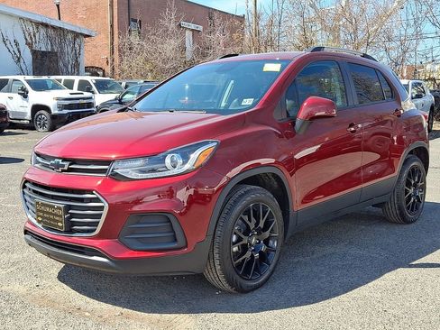 Used 2022 Chevrolet Trax LT w/ Driver Confidence Package image 4