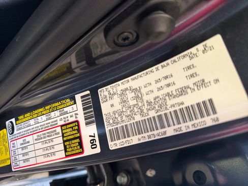 Used 2021 Toyota Tacoma TRD Off-Road w/ Technology Package image 39