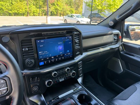 Used 2024 Ford F150 Raptor image 33