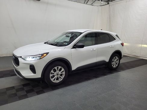 Used 2023 Ford Escape Active AWD/4WD image 2