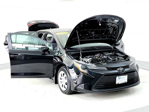 Certified 2024 Toyota Corolla LE image 9
