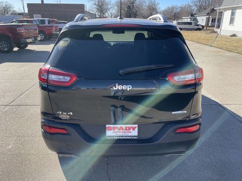 Used 2016 Jeep Cherokee Latitude image 6