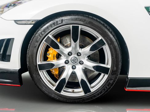 Used 2009 Nissan GT-R Premium image 21