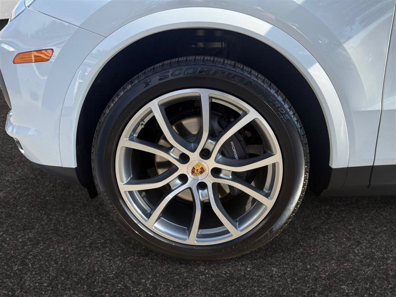 Used 2019 Porsche Cayenne AWD/4WD image 17