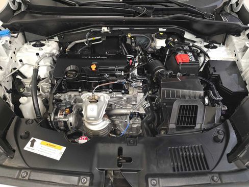 Used 2024 Honda HR-V EX-L image 9
