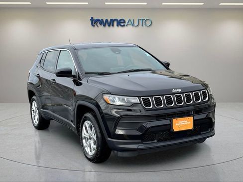 Certified 2025 Jeep Compass Sport image 7