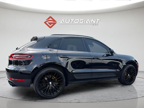 Used 2018 Porsche Macan AWD/4WD image 8