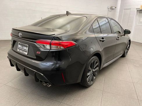 Used 2024 Toyota Corolla SE w/ SE Convenience Package FWD image 5