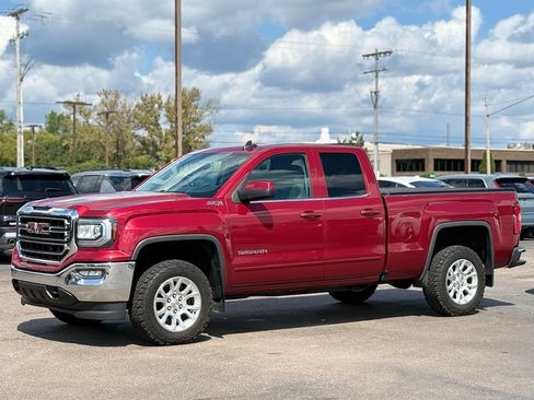 Used 2018 GMC Sierra 1500 SLE w/ SLE Value Package AWD/4WD image 35