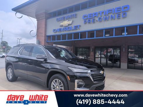 Used 2023 Chevrolet Traverse LT FWD image 1