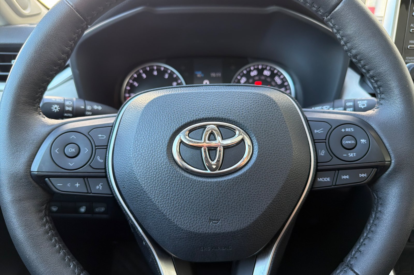 Used 2021 Toyota RAV4 XLE Premium FWD image 22
