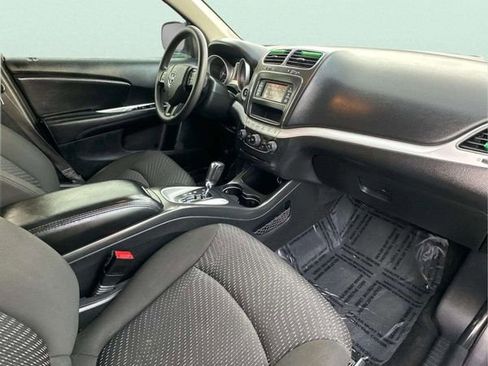 Used 2020 Dodge Journey SE w/ Blacktop Package image 5