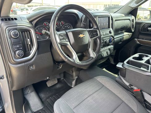 Used 2022 Chevrolet Silverado 1500 LT w/ Safety Package image 17