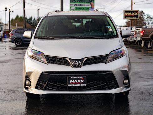 Used 2020 Toyota Sienna SE AWD/4WD image 3