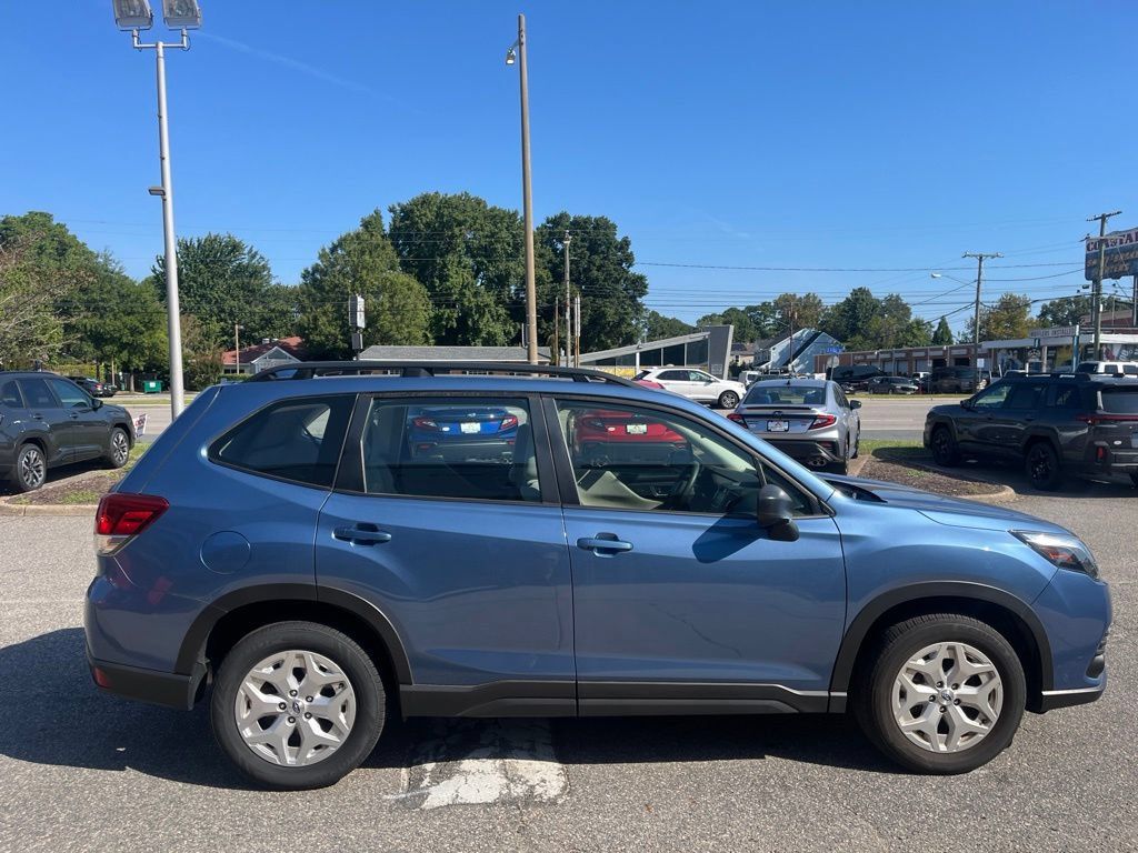 Used 2023 Subaru Forester AWD/4WD image 3