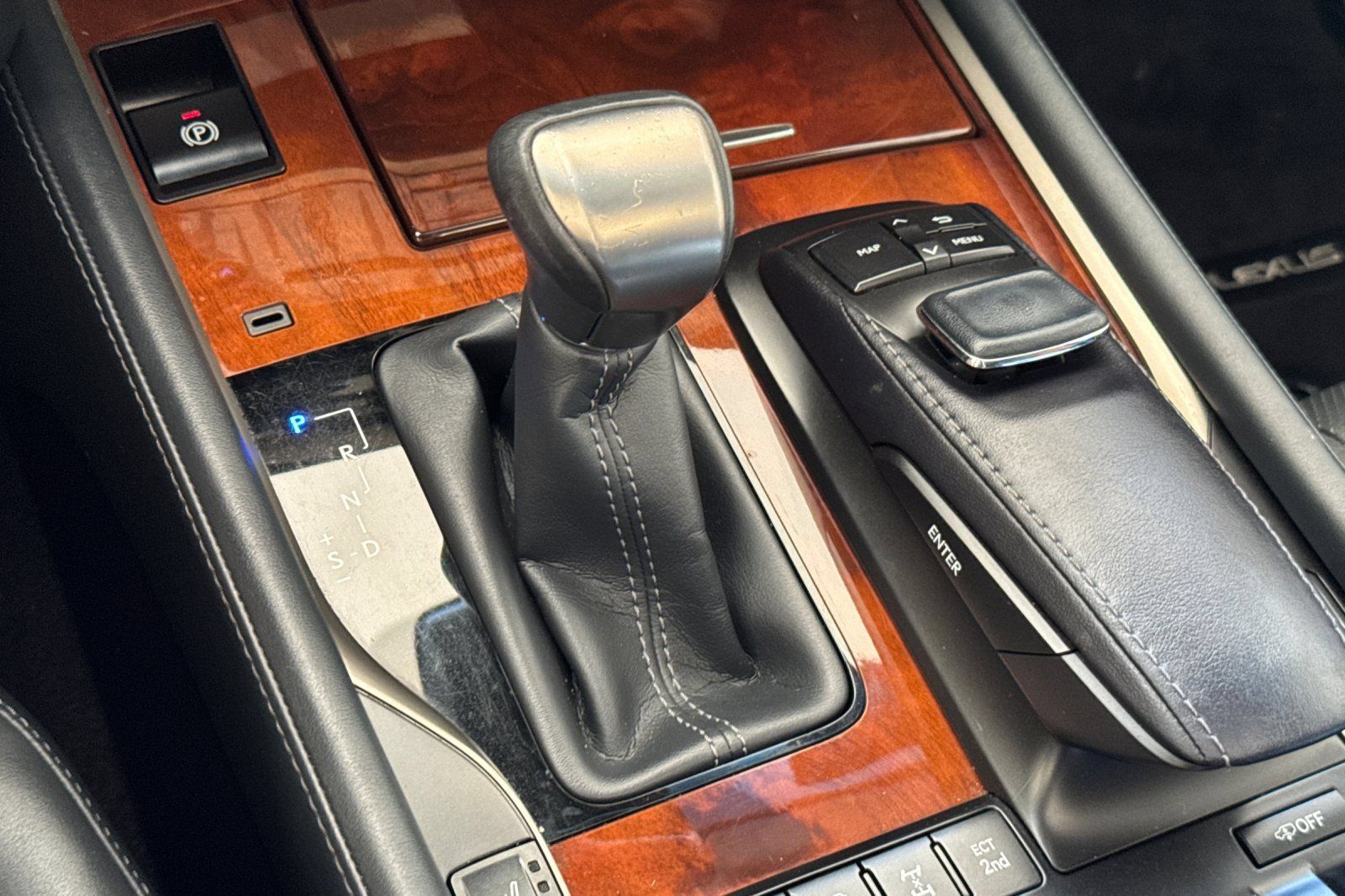 Used 2019 Lexus LX 570 4WD image 23