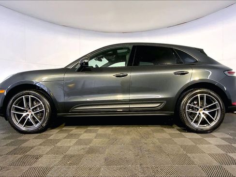 Used 2025 Porsche Macan image 2
