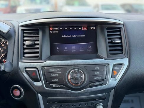 Used 2017 Nissan Pathfinder SL image 40