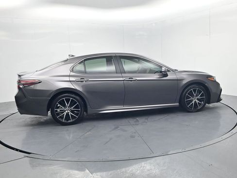 Used 2024 Toyota Camry SE image 8