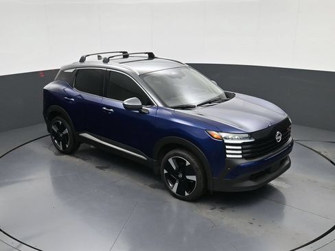 Certified 2025 Nissan Kicks SR FWD image 27