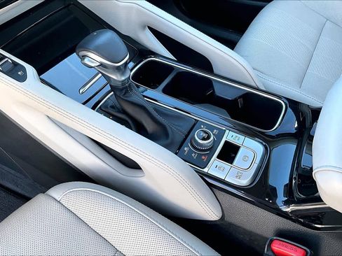 Used 2022 Kia Telluride EX w/ EX Premium Package image 17